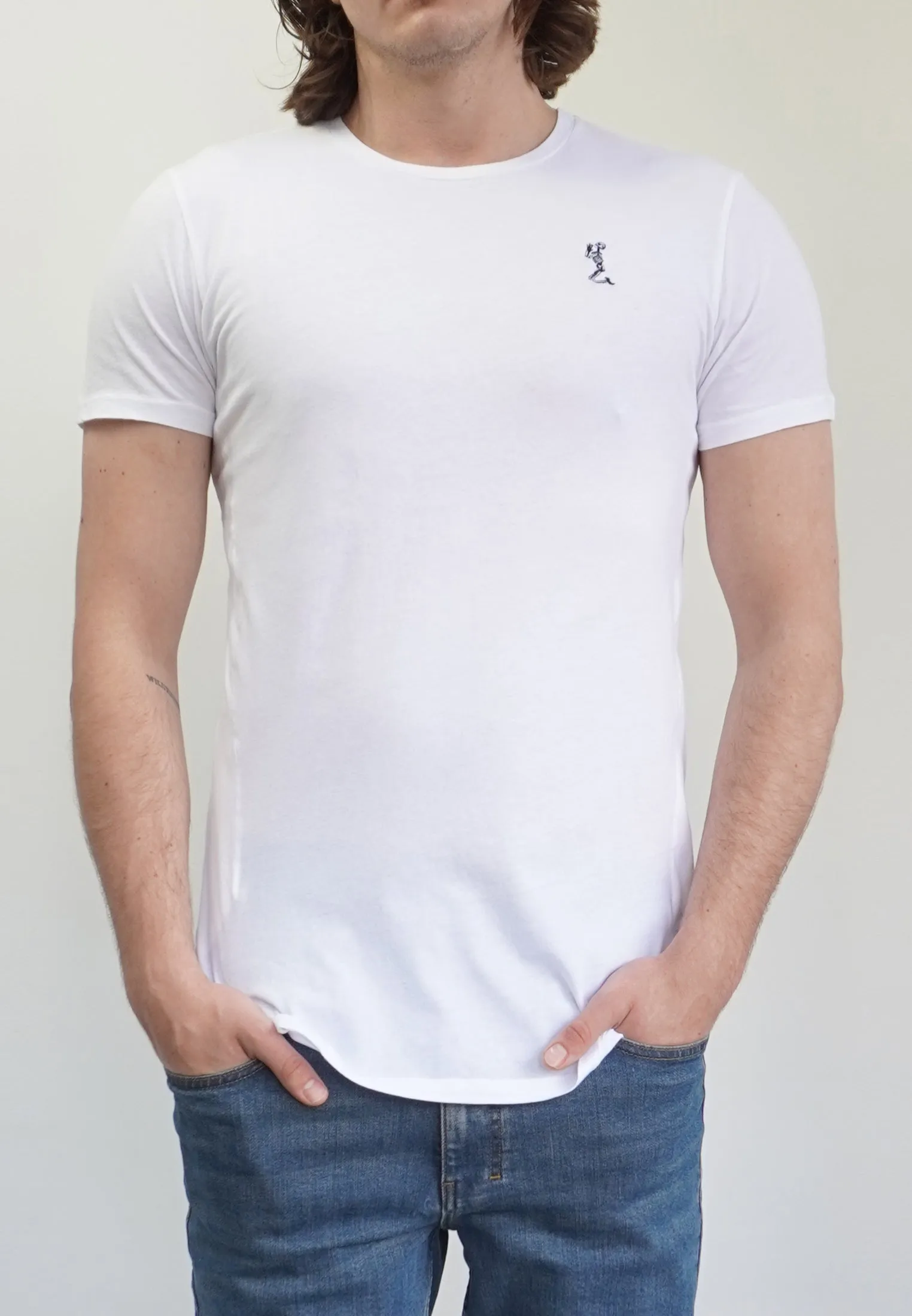 ESSENTIAL SWAG CURVED HEM WHITE T-SHIRT