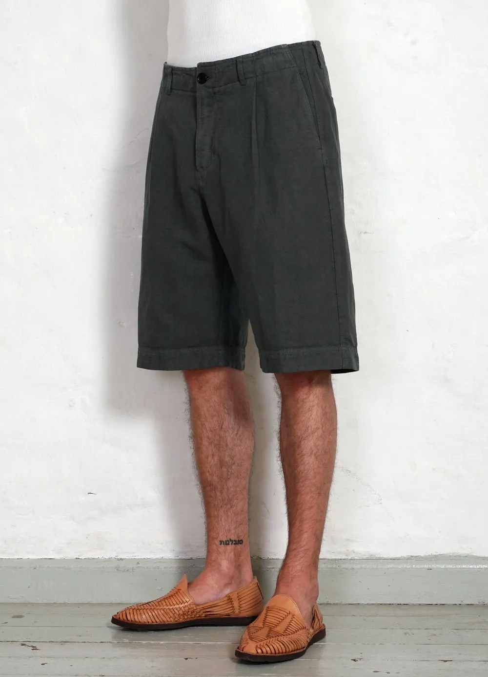 ROBIN | Super Wide Pleated Shorts | Oxidized