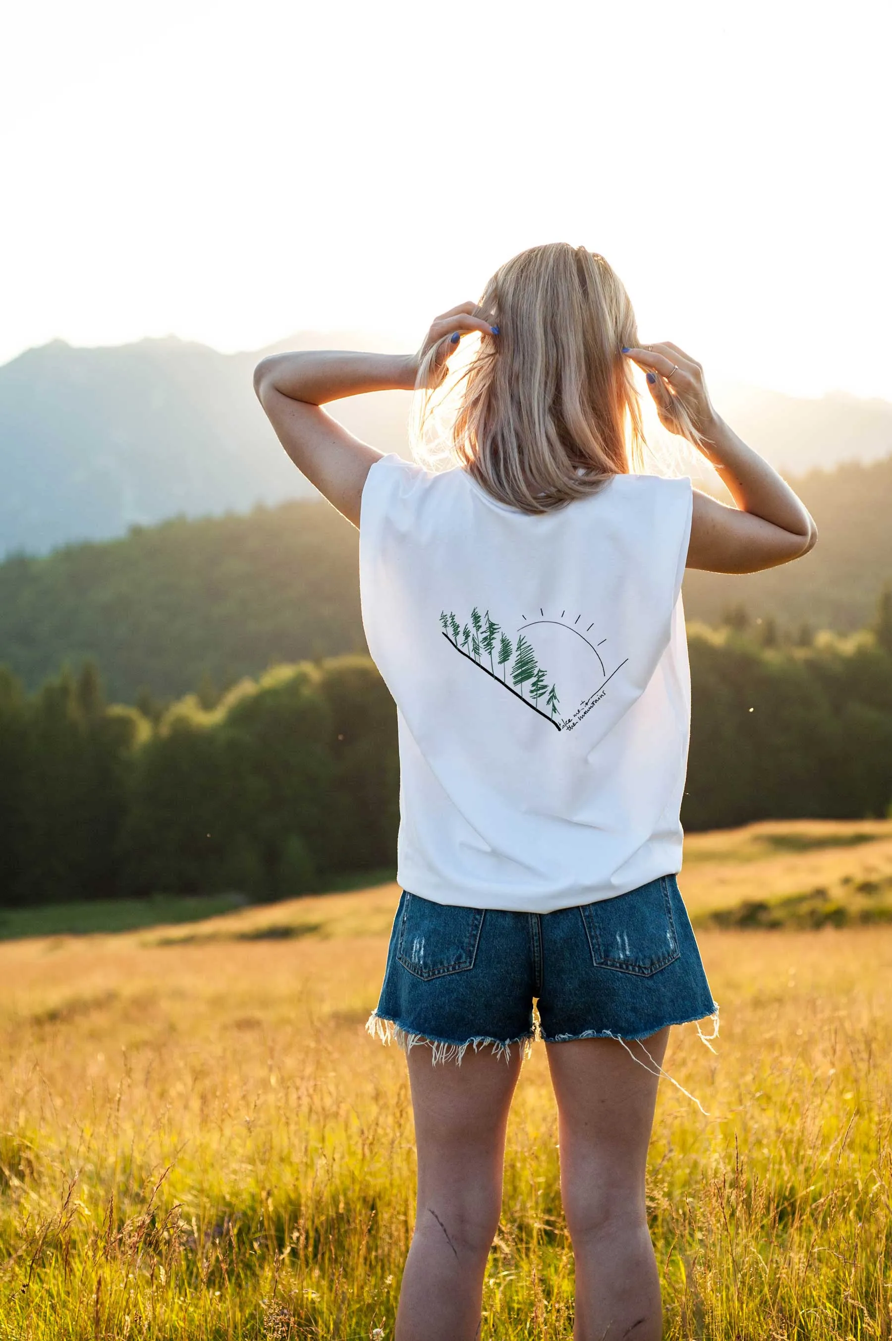 TAKE ME TO THE MOUNTAINS Sleeveless T-shirt